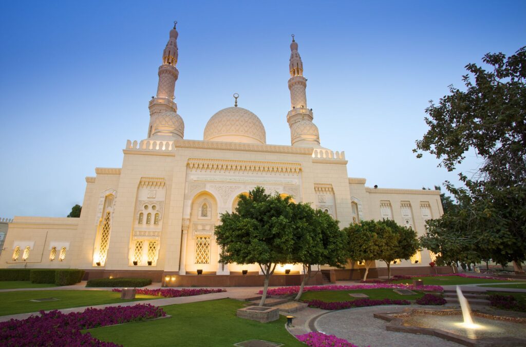 दुबई का प्रसिद्ध जुमेरा मस्जिद